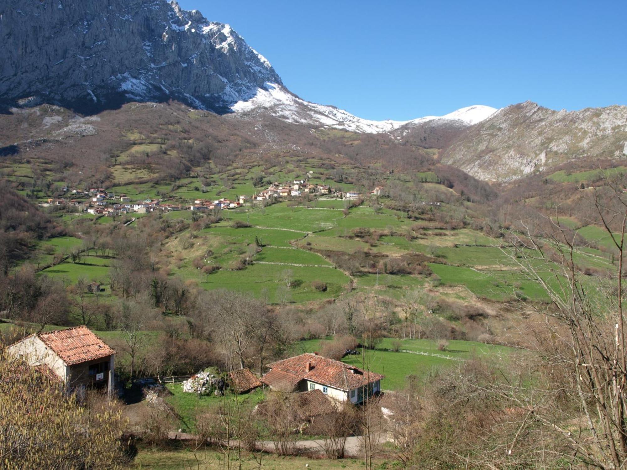 La Currada Villa Taranes Kamer foto